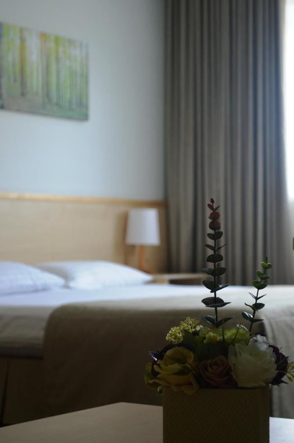 Green Park Hotel Klaipeda Bagian luar foto